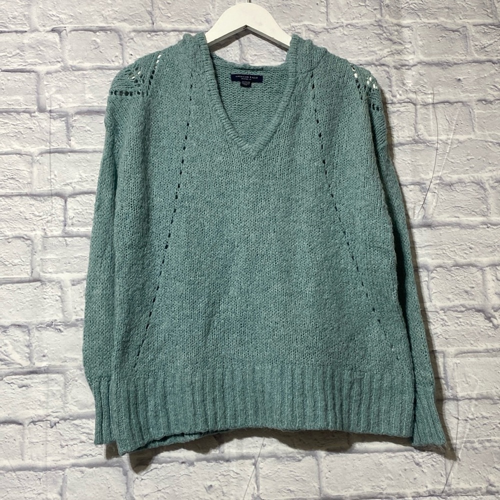 American Eagle sweater